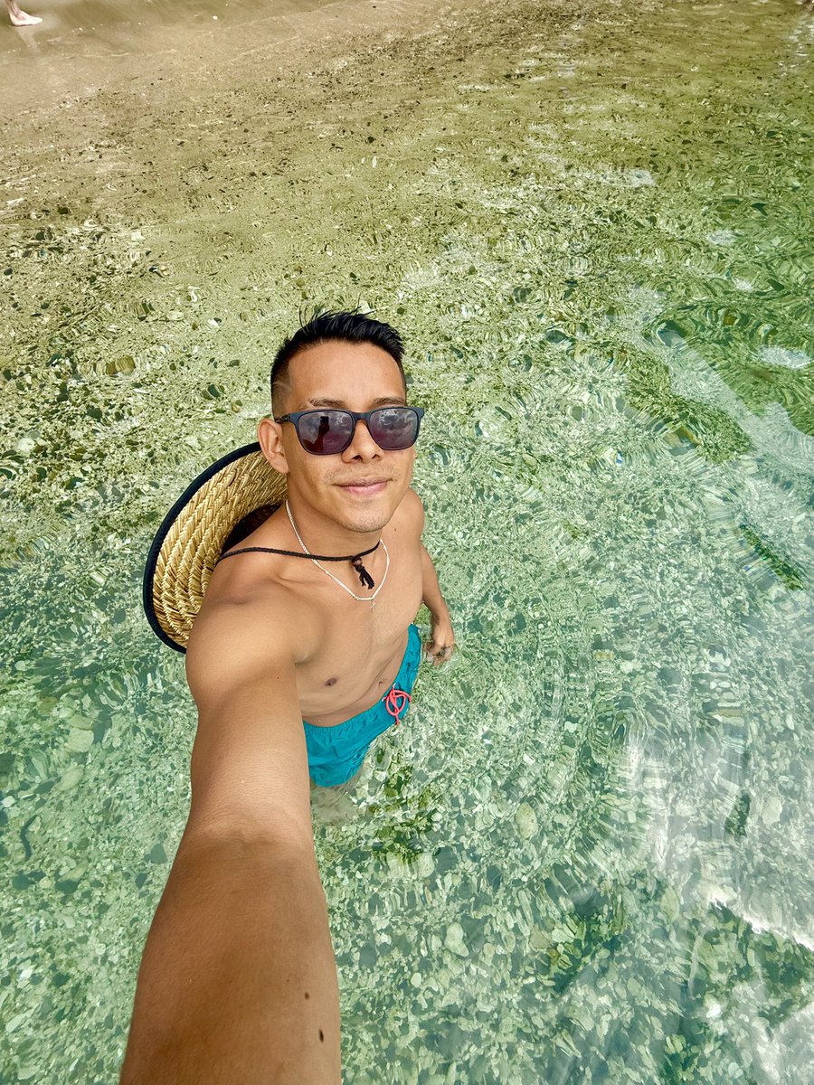 Alejo03C's tweet photo. Mi lugar fav 🌊🏝️ https://t.co/fUuCGveeEG
