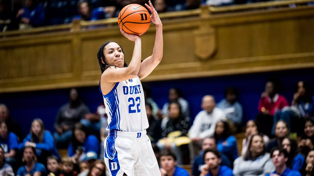 WNBA Time 🇫🇷 tweet media