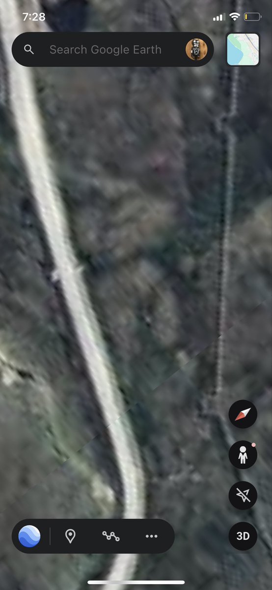 calix_tra's tweet image. The gray fence to keep the inhabitants out 👀 #strange