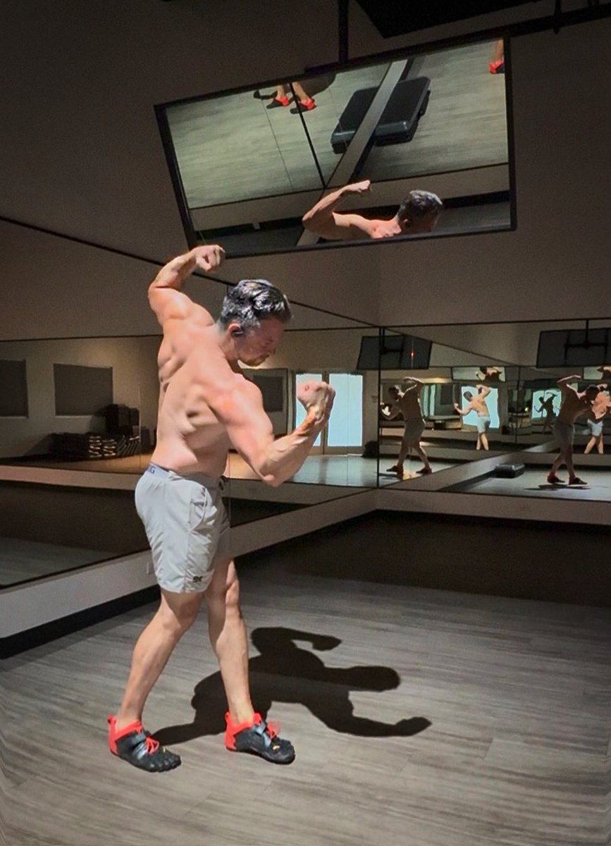 GunShow Trader tweet media