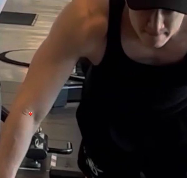 lanie⋆⭒˚.⋆ tweet media