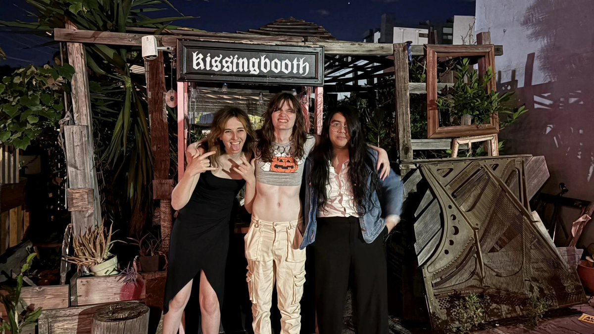 CONGRATS 🎉 to our top 3s for the inaugural Underground Connection 

 Melee: <a href="/Emily_The_Rose/">Emily Rosewood 🐬</a>, Swiz &amp; <a href="/Natatnight_/">natat 🔜pats house</a>   

Ultimate: <a href="/greenredbullfan/">aoife</a>, <a href="/Natatnight_/">natat 🔜pats house</a>  &amp; <a href="/withanEmari/">emari</a>