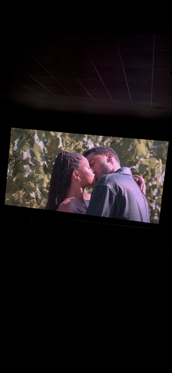 AndreaCharmdoll's tweet image. Cinema 😍 #blacklove #hallebailey #regejeanpage