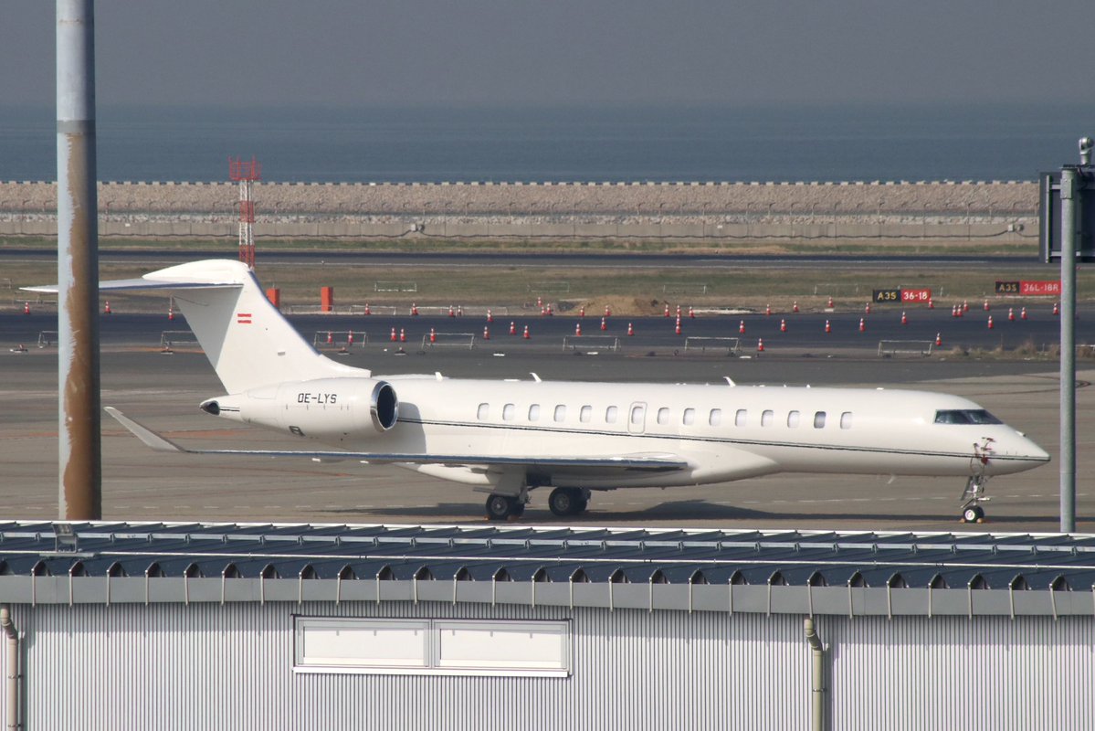 Aliceshin798's tweet image. 仕事終わりに。

ナショナルA332もレアだけど、KEと🇦🇹籍ガルフもレアじゃない？

#セントレア　#RJGG