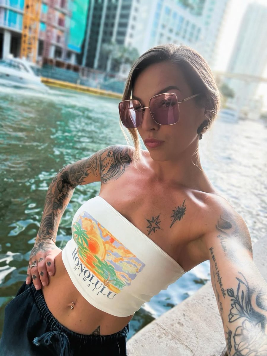 Lily Hudson tweet media