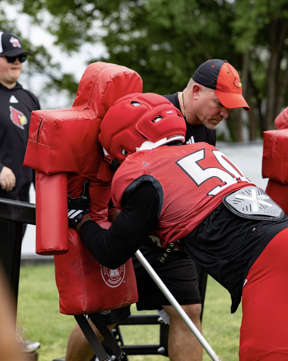 Louisville Football tweet media