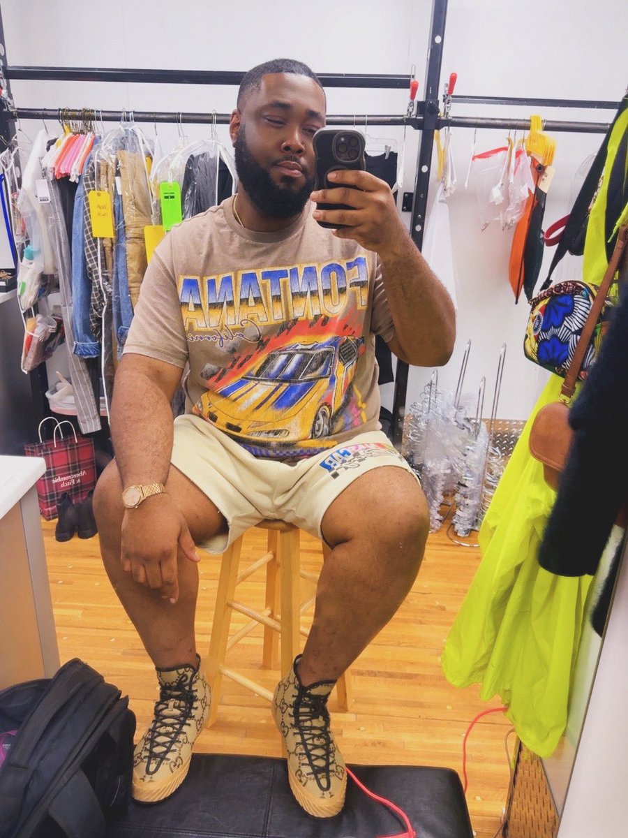 TheFatKenDoll's tweet image. One day youre watching a tv show, the next you’re working on set of the tv show!🤯 #setlife 😜