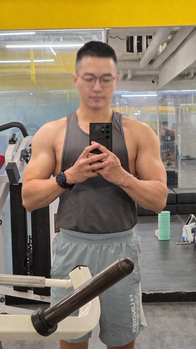 SwimmerSpeedo tweet media