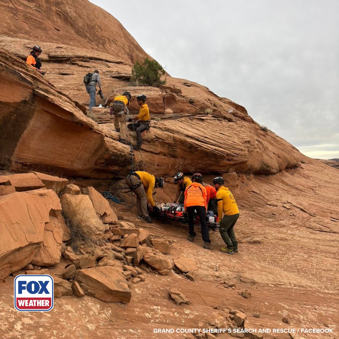 foxweather's tweet image. HIKE HORROR ⚠️: Family hike gone wrong in Utah after a parent slips and falls 80 feet down a canyon, prompting a complex rope rescue due to a serious injury.

Click the link to read more: foxweather.com/earth-space/fa…

#Utah #Southwest #Hiking #Spring #Outdoors #Rescue #Safety