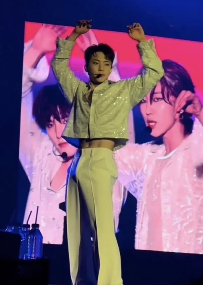 wz day 💌 tweet media