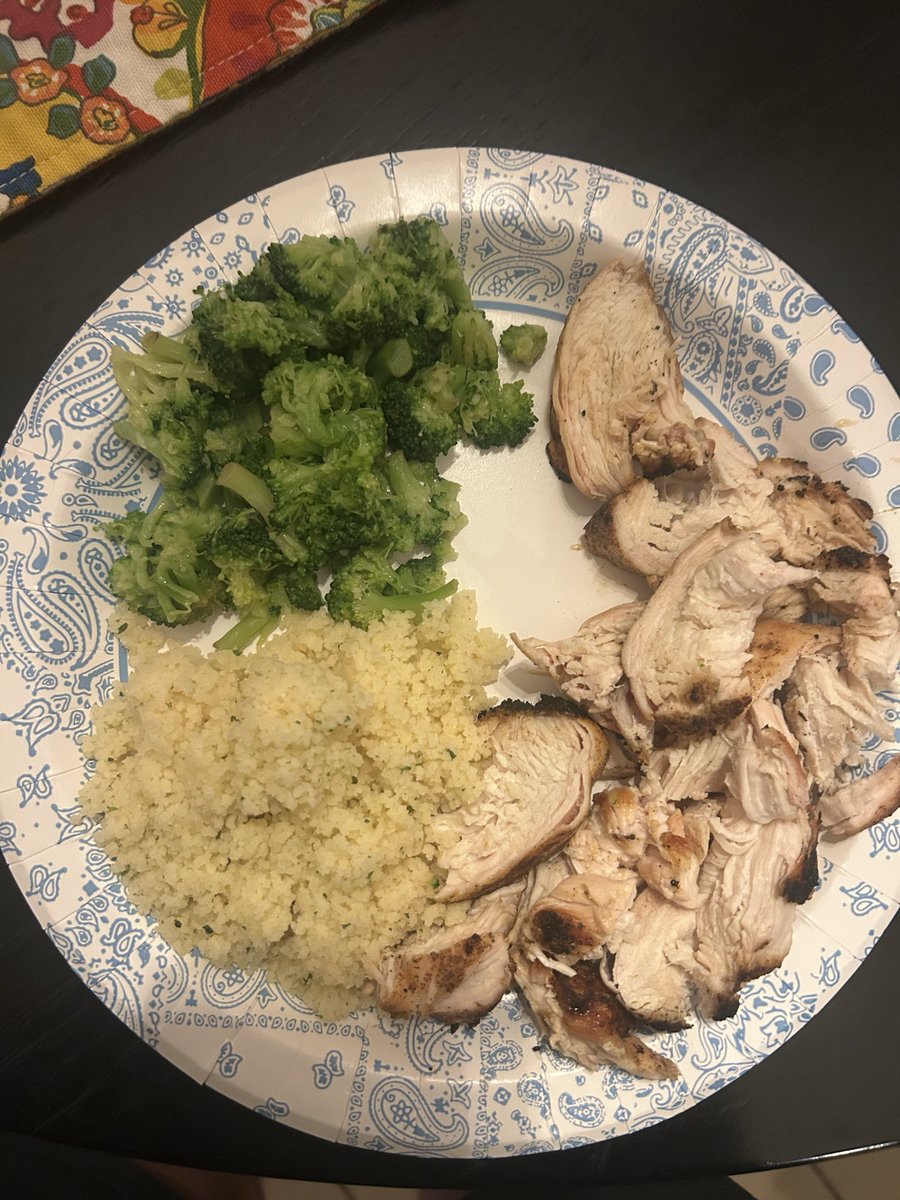 liam_laberge's tweet image. Refueling the body—because performance starts with what you put in 🔋

@bmecamps @coach_crumedy @CoachDavis99 @TravisTiger_FB 
#healthy #refueling #results