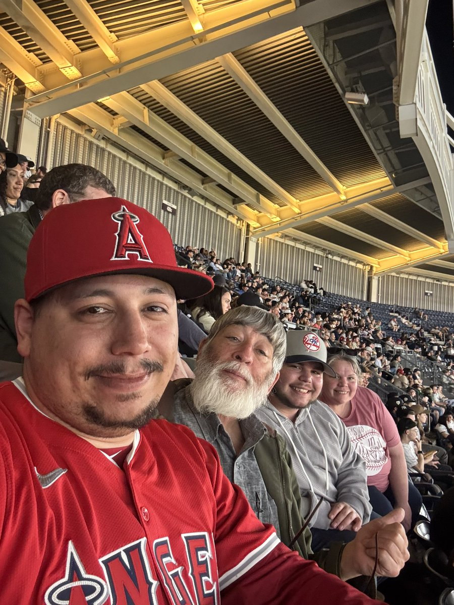 KingcougarMike's tweet photo. ⚾️9️⃣9️⃣8️⃣8️⃣@eddiesofficials @johnnysfgiants @velcrobaby @dahrenstorff @DavePolaski @rstones199 @Always_Yangry #MLB 19 #RepTheHalo #RepBx w @Hro611 @JohnFlynn97 @gilligan80 @JohnnyKamen @QuarterRico @royaltytoursusa MikeAbrams MarkPeters FrankAnichiarico 🦆 https://t.co/2UPxgqlVMs