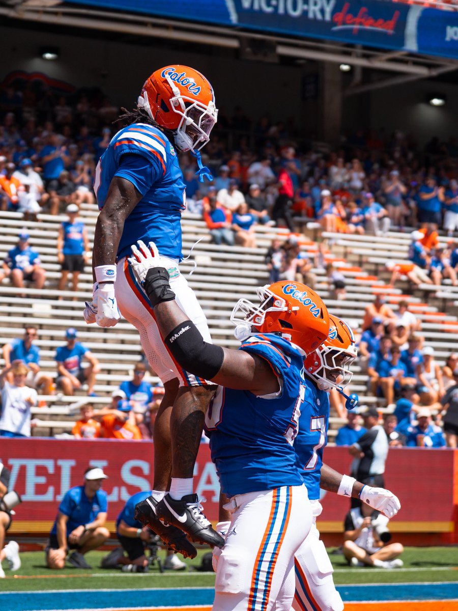 AlyssaHMorrison's tweet photo. We took the @GatorsFB digital experience to the next level for this year’s Spring Game 🐊 

Our goal is a shared vision to tell authentic stories of our student-athletes. It was all hands on deck introducing 50+ new players &amp; @CoachJonSumrall’s first appearance in The Swamp!🔋 https://t.co/4RDlW7ZXCv