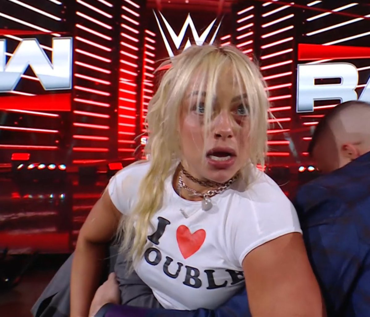 V. ✨♥️♥️🕷️🐝 tweet media