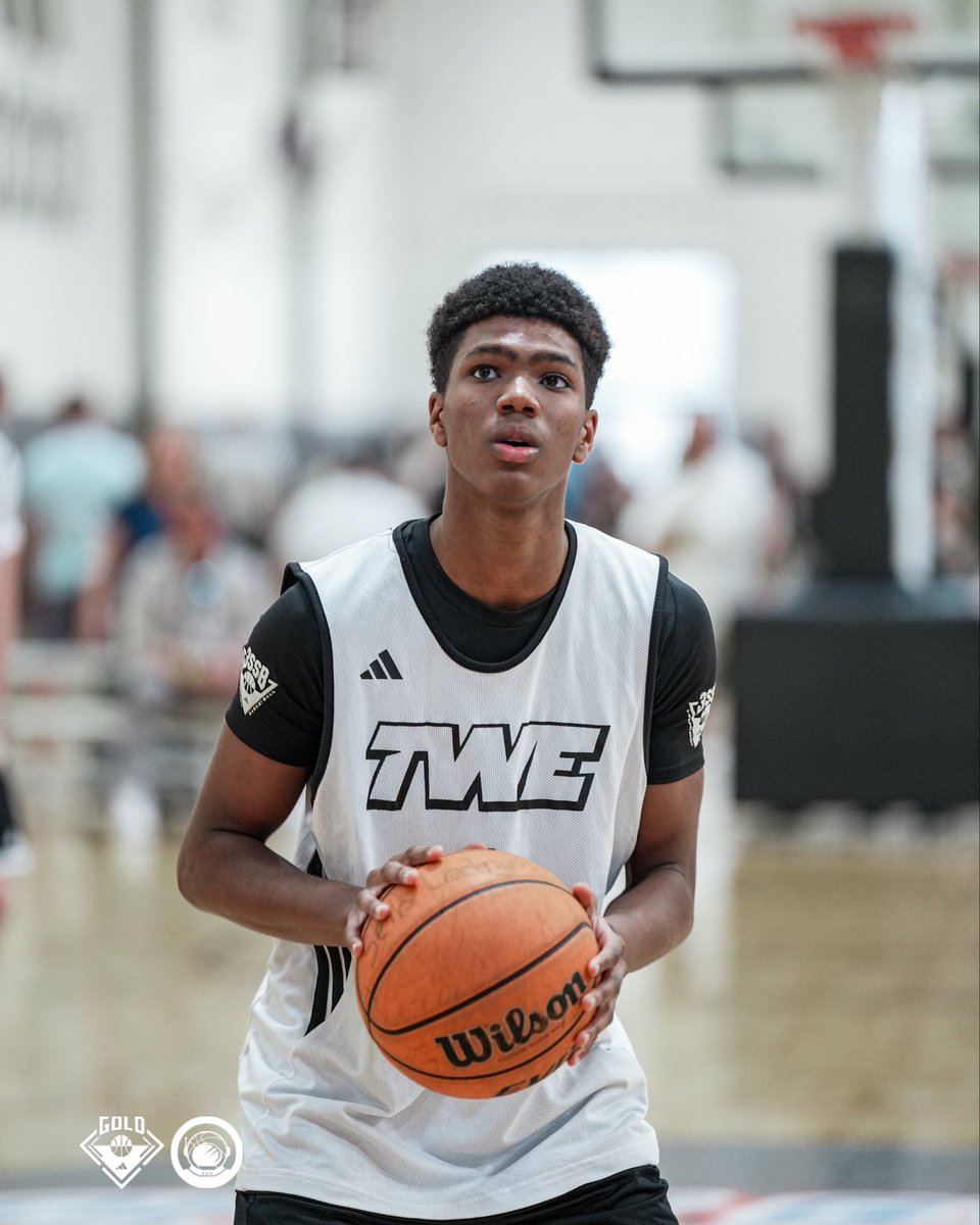 Adrian Thomas tweet media