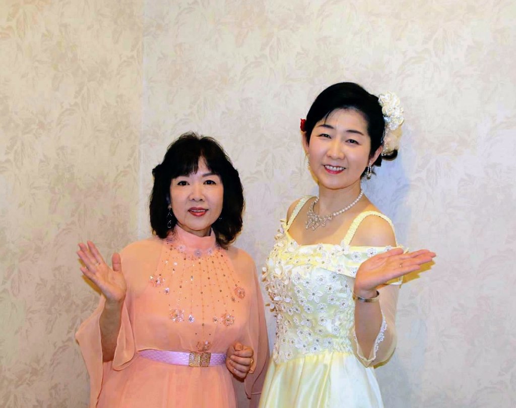 matsubara1106's tweet photo. #サンテレビ「#プレミアム歌謡ショー」の収録でした🌟
松原美穂&Happa 「 #いつもあなたへ」デュエットで歌わせていただきました😊
5月23日(土)朝7時~放送です😊
ご覧くださいませ🌸
#松原美穂 #Happa https://t.co/tSS84wBZFp