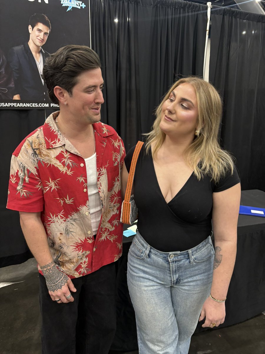 dariabrooke_'s tweet photo. blue jean lady, LA baby…wait a minute https://t.co/GSbXIMG4HW