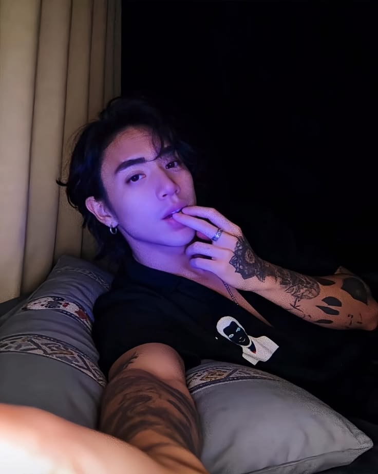 ⠀ ⠀⠀
⠀ ⠀⠀
⠀⠀  「 湖 」·   2026年04月14日
⠀⠀⠀ ⠀ ╰ 📸 ————————
⠀⠀
⠀··    good morning. home at last. 

⠀