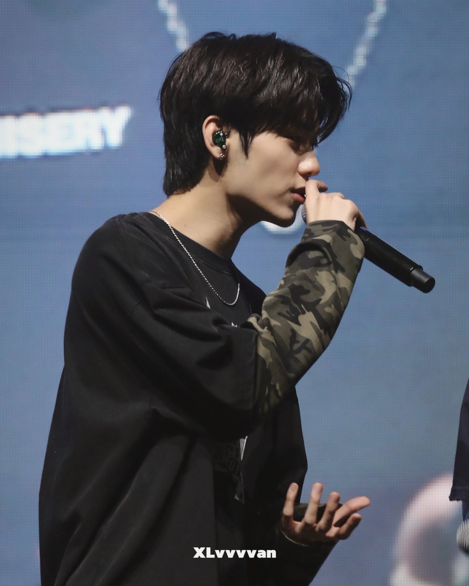 XLvvan's tweet photo. 아..여기 사진 두 �� 더 있어~ #이정현 https://t.co/0NJ4fkFwtD