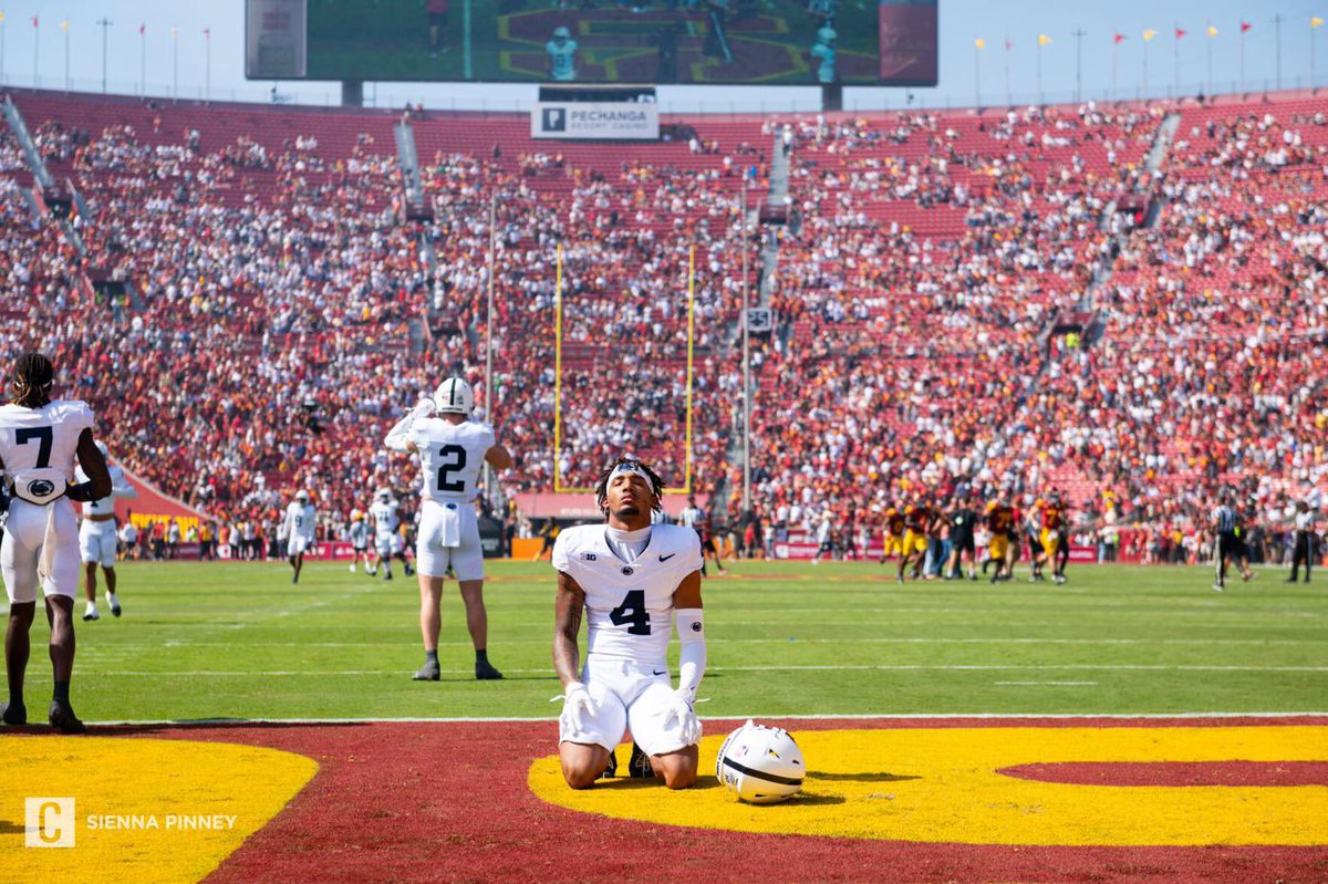 TaddrickGjr's tweet image. Wow!! Blessed to have received an Offer from the Pennsylvania State University!!#Agtg 🔵⚪️🦁@PennStateFball @ZemaitisTouch_ @CoachLustig @CoachTerryPSU @RecruitDF_ @dfhsfootball @CoachCainFB @ChadSimmons_ @TomLoy247 @GregSmithRivals @GregBiggins @adamgorney @AnnaH247