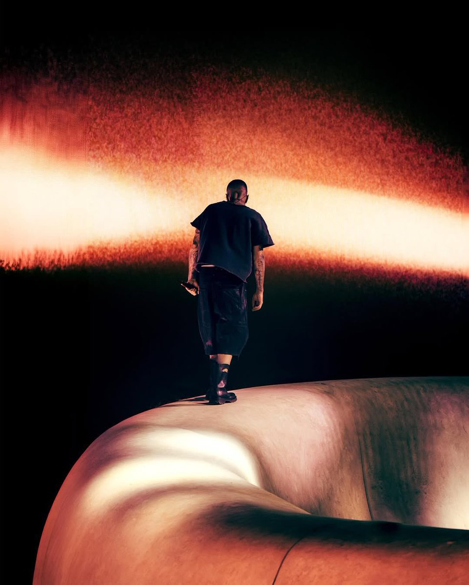 Justin Bieber Charts tweet media