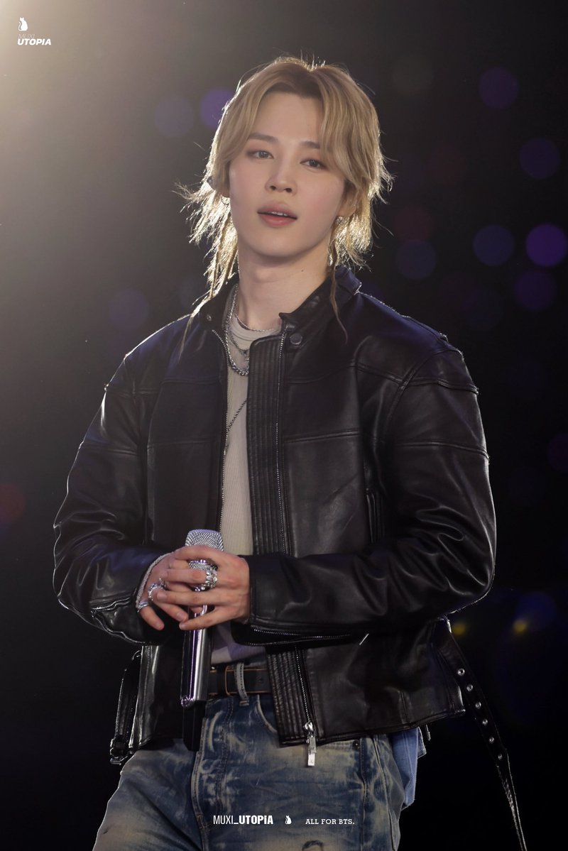 KplusArmyhour 
ラジオリクエスト📻で
ジミンちゃん全力応援🐣🔥

こちらも🏷️でリクエスト
👇  RT&amp;🏷️🙏❤️

Hi <a href="/ReallyAcesFox/">AcesFox 💜</a>  <a href="/Kplus_Armyhour/">Kplus - Armyhour on C895 Radio 💜</a>
I would like to request you to play #WHO by #JIMIN if it's possible.  I would love to share it with you and your audience.  Thanks in advance