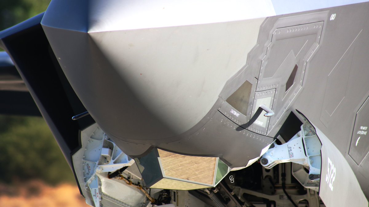 Chris_82_BV's tweet photo. EOTS 👀 
#F35 
#LightningII 
#F35DemoTeam 
#USAF 
#FIDAE2026 https://t.co/Oe2QjjMuhx