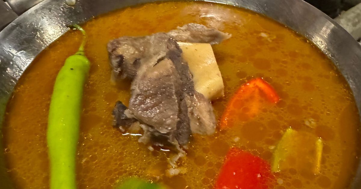 YummyEasy's tweet image. Add veggies like corn, cabbage, or banana blossoms to your Kansi Bulalo for extra flavor and crunch. Healthy and delicious!
#food #recipes #EatHealthy #KansiLove #FilipinoSoup
soyummysoeasy.com/kansi-bulalo/