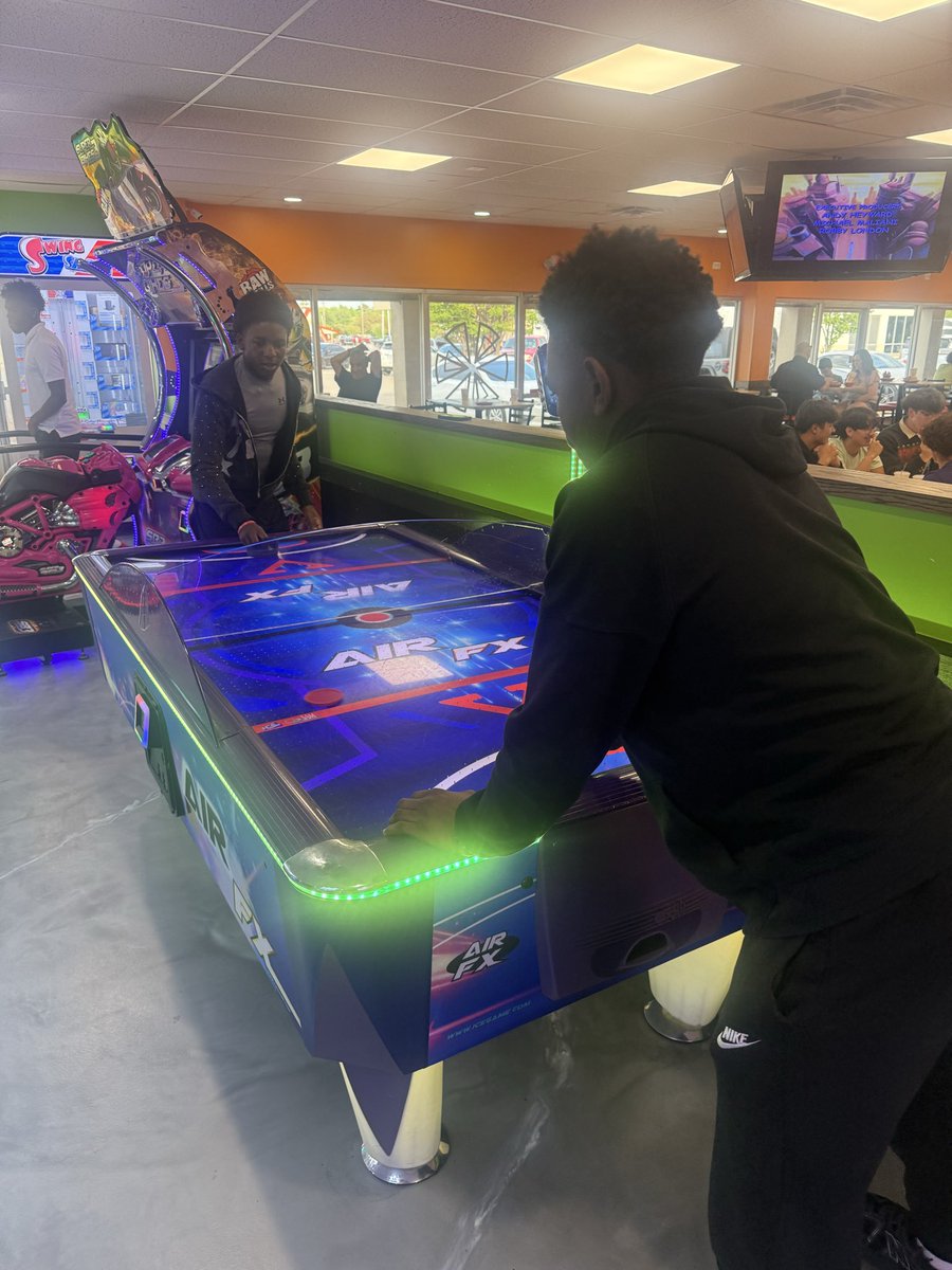 Elias Kawesa tweet media