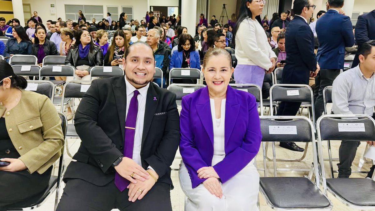 Azuara82's tweet photo. Me honra haber participado en el pronunciamiento de Cero Tolerancia al Hostigamiento y Acoso Sexual en todos los espacios laborales del Poder Judicial del Estado de Veracruz.

Este acto, reafirma el compromiso para garantizar entornos seguros, respetuosos y libres de violencia. https://t.co/9kuOjJWLKr