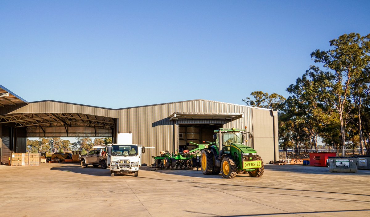 AricksAustralia's tweet photo. Not something we see every day!
Tom from our team brought his disc seeder into Aricks HQ this week. Fitted with new discs and axles and ready to head back out to work.

Local farmers are welcome to do the same. We won’t complain about staying in one spot for once. https://t.co/oMcKgTb1gn