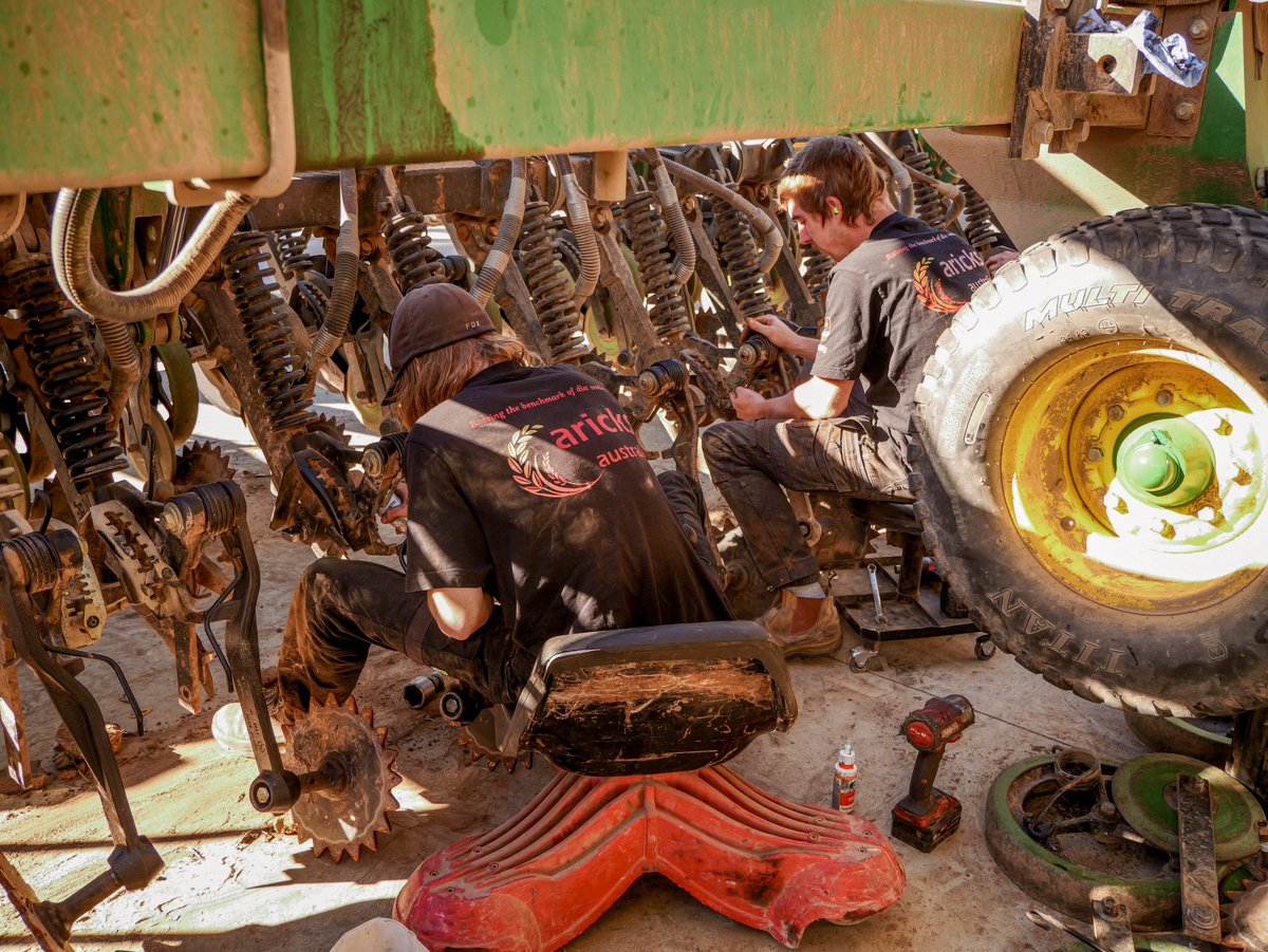 AricksAustralia's tweet photo. Not something we see every day!
Tom from our team brought his disc seeder into Aricks HQ this week. Fitted with new discs and axles and ready to head back out to work.

Local farmers are welcome to do the same. We won’t complain about staying in one spot for once. https://t.co/oMcKgTb1gn