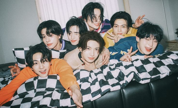 설 | sevEN tweet media