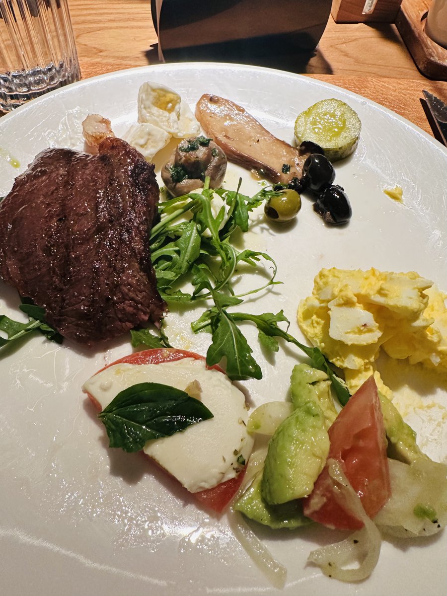 xiaoyihuFo's tweet image. have a hearty meal😋😋😋
#TravelDiaries
#delicacy
#xingtai