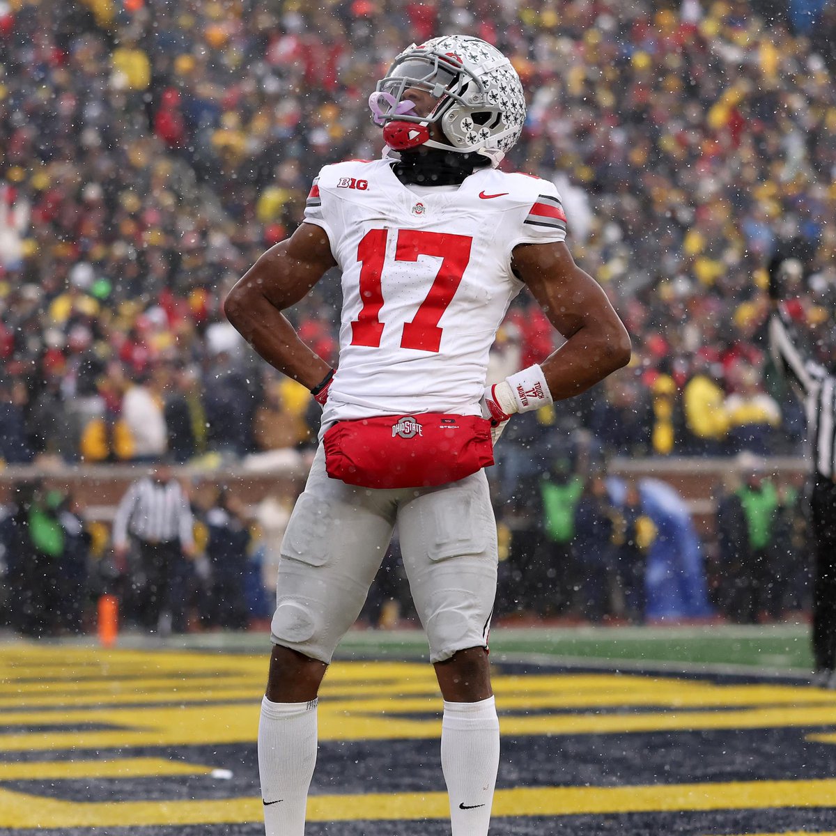 SharmSports's tweet image. Carnell Tate could be in the discussion at 4 for the #Titans, according to @AlbertBreer:

"I’d say Ohio State WR Carnell Tate is secure as a top-10 pick, and could go as high as No. 4 to the Titans or No. 5 to the Giants."

Would you be on board with Tate in Round 1??? 

#TitanUp