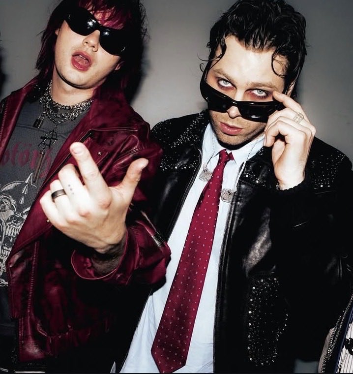 ✨J ✨ 🎸🐧 tweet media