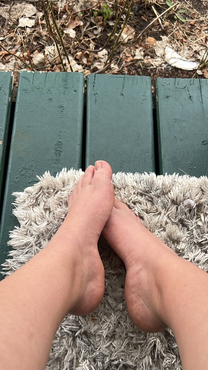 allydamari's tweet image. Barefoot season 😃
#Active