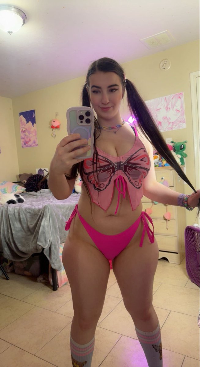 Lyss 🍭 tweet media