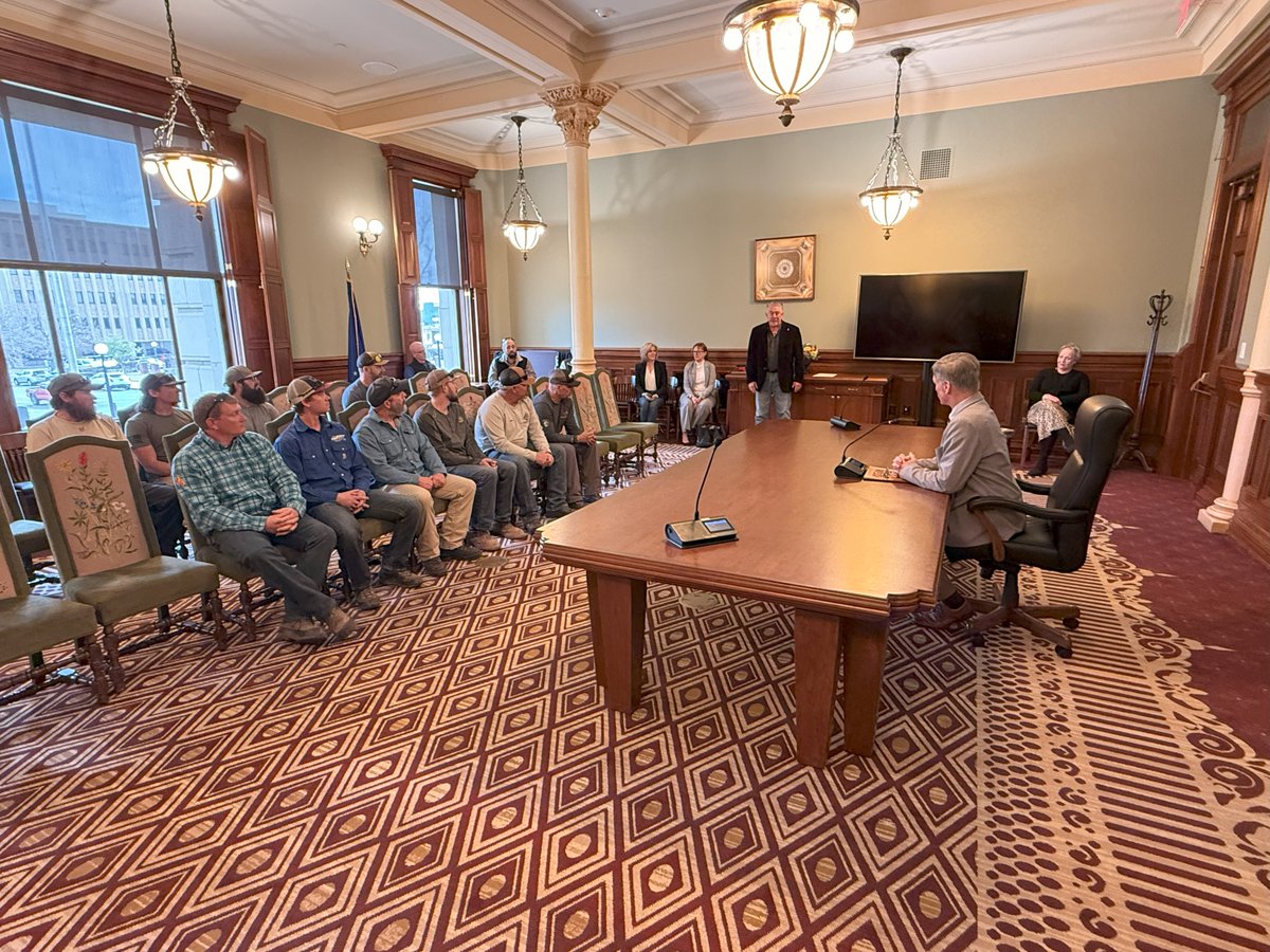 Governor Mark Gordon tweet media