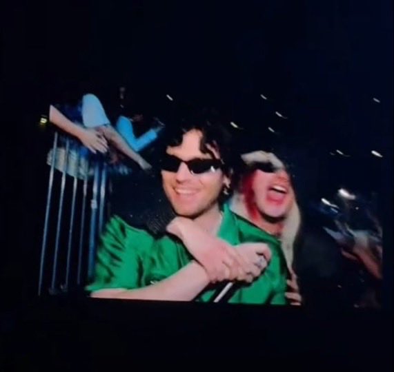 awww they’re so cute i can’t i’m gonna