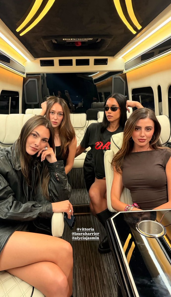 Alycia Debnam-Carey Updates tweet media