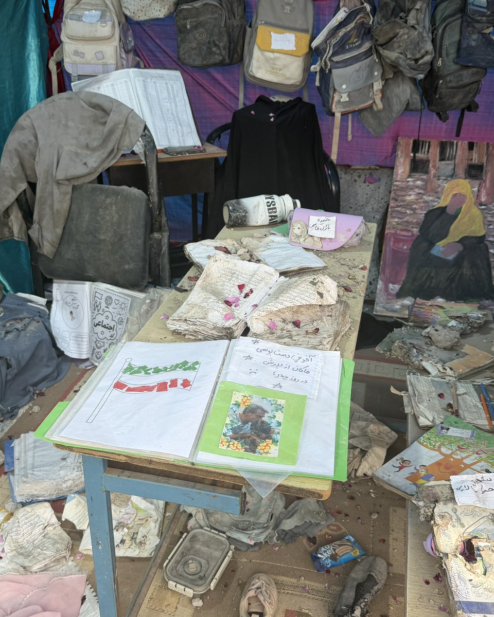 Tahhhaa 🎒 tweet media