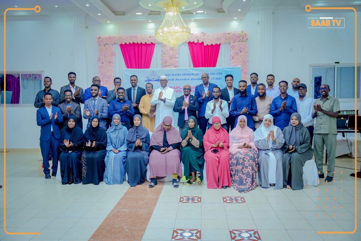 tvsaab's tweet photo. #InPhotos: A farewell ceremony for the former Deputy Director of the #Somaliland Civil Service Institute, #Mustafe Ahmed Mohamoud, and a welcoming reception for the incoming Deputy Director, #Mohamoud Dahir. https://t.co/0FHb88mVPg