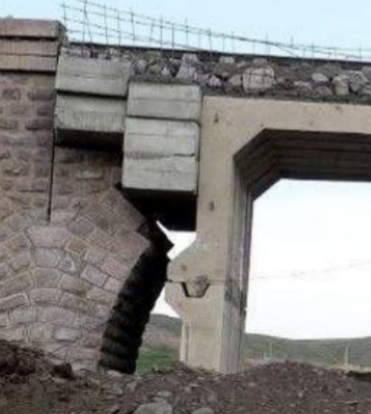 دهنتونو گاییدم که چیزی که خیلی بهش افتخار میکنین و با خوشحالی عکسشو میذارین همچین گوه مالیه.
ای تو روحتون.