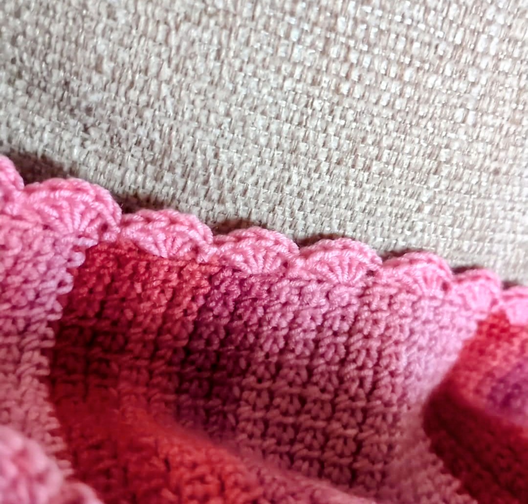 LLLChick's tweet image. My very clever friend made me a blanket, think Fen approves lol ❤️❤️ #friends #blanket #crochet #craft #love #FurBaby