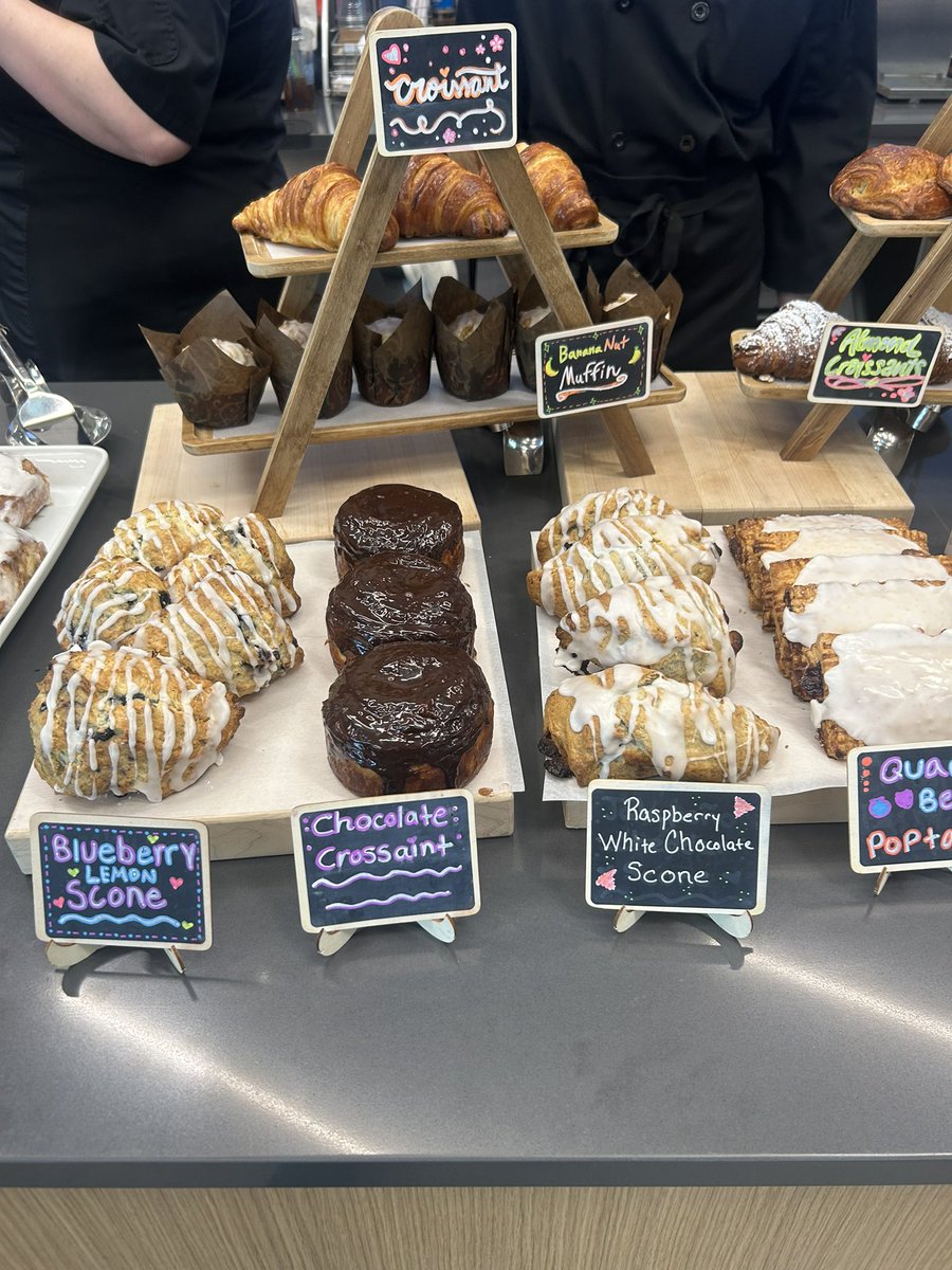 ChefShierTECCW's tweet photo. Another amazing Cafe 3040 service! Couldn’t be more proud of the work these kids do! @Cafe3040TECCW @teccwevents @TECCwest https://t.co/sCaPh512YU