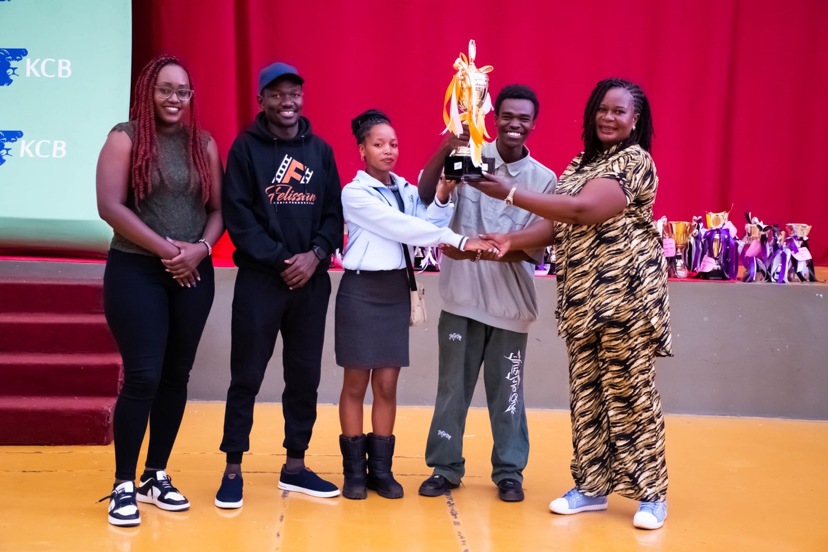 CoopVarsityKE's tweet photo. Kwa kuhitimisha, tunamrashia mbwembwe za ushindi, 𝗙𝗮𝗶𝘁𝗵 𝗞𝗮𝗺𝗮𝗿𝗮, mwanagenzi wa 𝗦𝗵𝗮𝗵𝗮𝗱𝗮 𝘆𝗮 𝗦𝗮𝘆𝗮𝗻𝘀𝗶 𝗸𝗮𝘁𝗶𝗸𝗮 𝗨𝗵𝗮𝘀𝗶𝗯𝘂, msomi wa Kitivo cha Biashara na Uchumi, kwa kuibuka kidedea 𝗠𝘄𝗮𝗻𝗮𝗱𝗲𝗻𝘀𝗶 𝗸𝗶𝗱𝗲𝗱𝗲𝗮 𝘄𝗮 𝗞𝗶𝗸𝗲 na pia 𝗠𝘄𝗮𝗻𝗮𝗱𝗲𝗻𝘀𝗶 𝗕𝗼𝗿𝗮 𝗭𝗮𝗶𝗱𝗶 𝗸𝘄𝗮 𝗨𝘁𝗮𝗻𝘇𝘂 𝘄𝗮 𝗗𝘂𝗲𝘁𝗶 katika 𝗧𝗮𝗺𝗮𝘀𝗵𝗮 𝘆𝗮 𝗞𝗶𝘁𝗮𝗶𝗳𝗮 𝘆𝗮 𝗠𝗮𝗶𝗴𝗶𝘇𝗼 𝗻𝗮 𝗙𝗶𝗹𝗮𝗺𝘂 𝘆𝗮 𝗞𝗲𝗻𝘆𝗮.
#EmpoweringCommunities