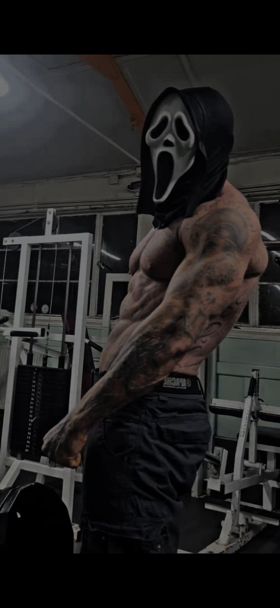 Zade_masked's tweet image. Wanna train with me? 😉

#ghostface #abs #tattoos #inked #maskedmen #booktok