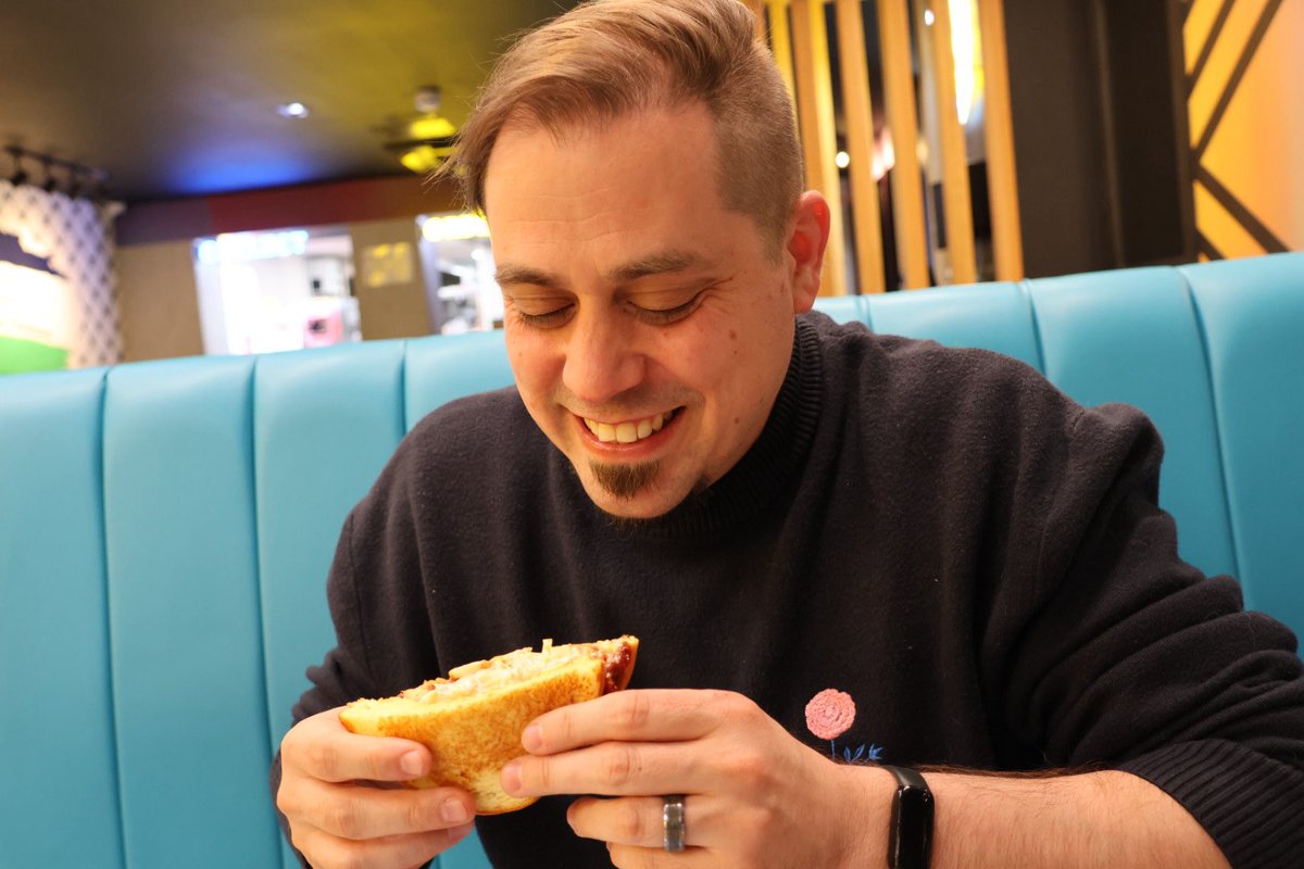 Jupiter_Hadley's tweet image. Told Dann I was craving a specific type of mozzarella sticks, he found a place that does it and took me there! #foodphotography #photography #spicy