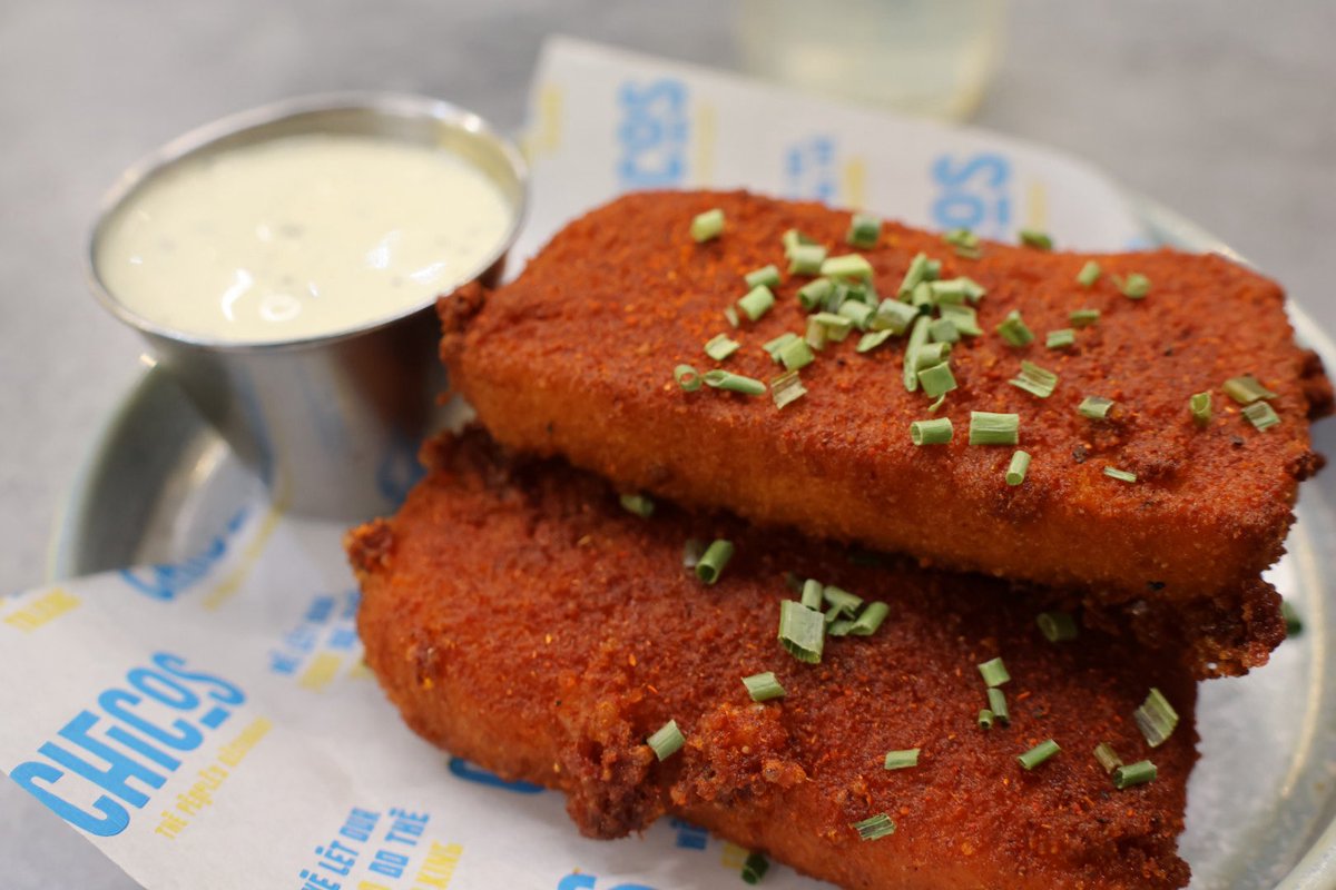 Jupiter_Hadley's tweet image. Told Dann I was craving a specific type of mozzarella sticks, he found a place that does it and took me there! #foodphotography #photography #spicy